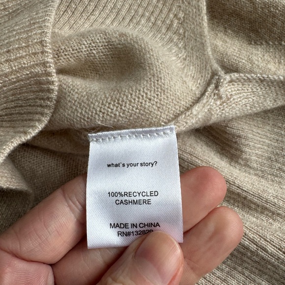 Weekend Stories Aubrianna Recycled Cashmere Hoodie in Heather Oatmeal Size XS - Picture 6 of 8